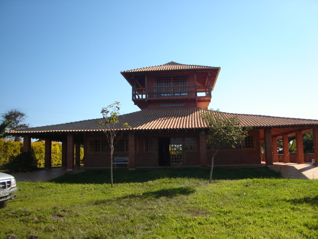 CASA DE FRENTE P/ RIO PARANAPANEMA
