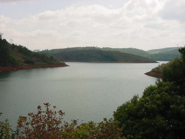 IGARATÁ /  REPRESA  -  78 KM DE SP. 1 HORA DE SP.