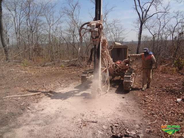 Jazida de calcário dolomítico em região promissora.